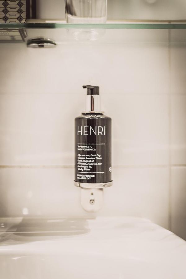 Henri Hotel Wien Siebterbezirk Bagian luar foto