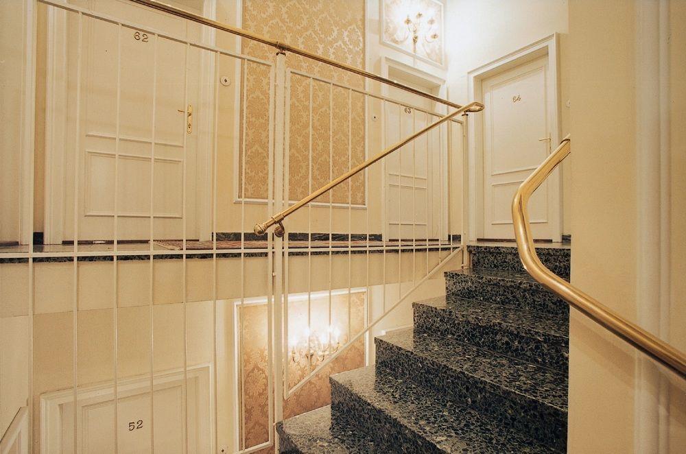 Henri Hotel Wien Siebterbezirk Bagian luar foto