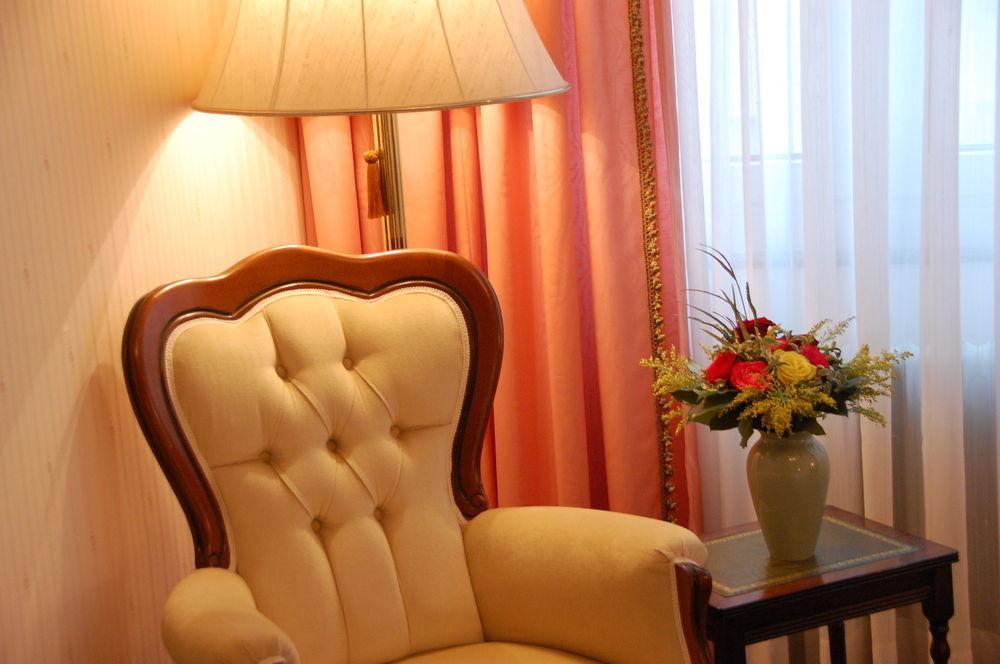 Henri Hotel Wien Siebterbezirk Bagian luar foto